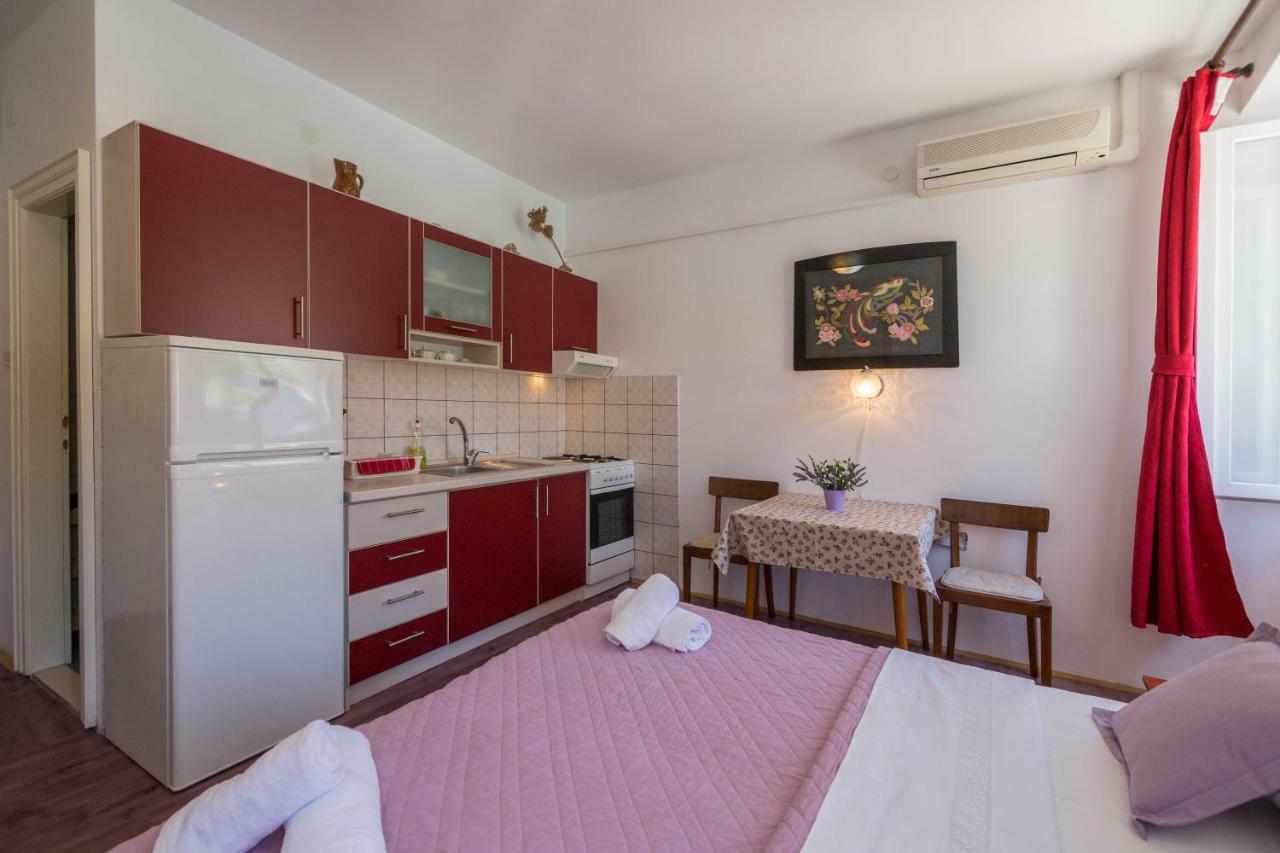 Apartment Riva 5 Komiža Exterior foto