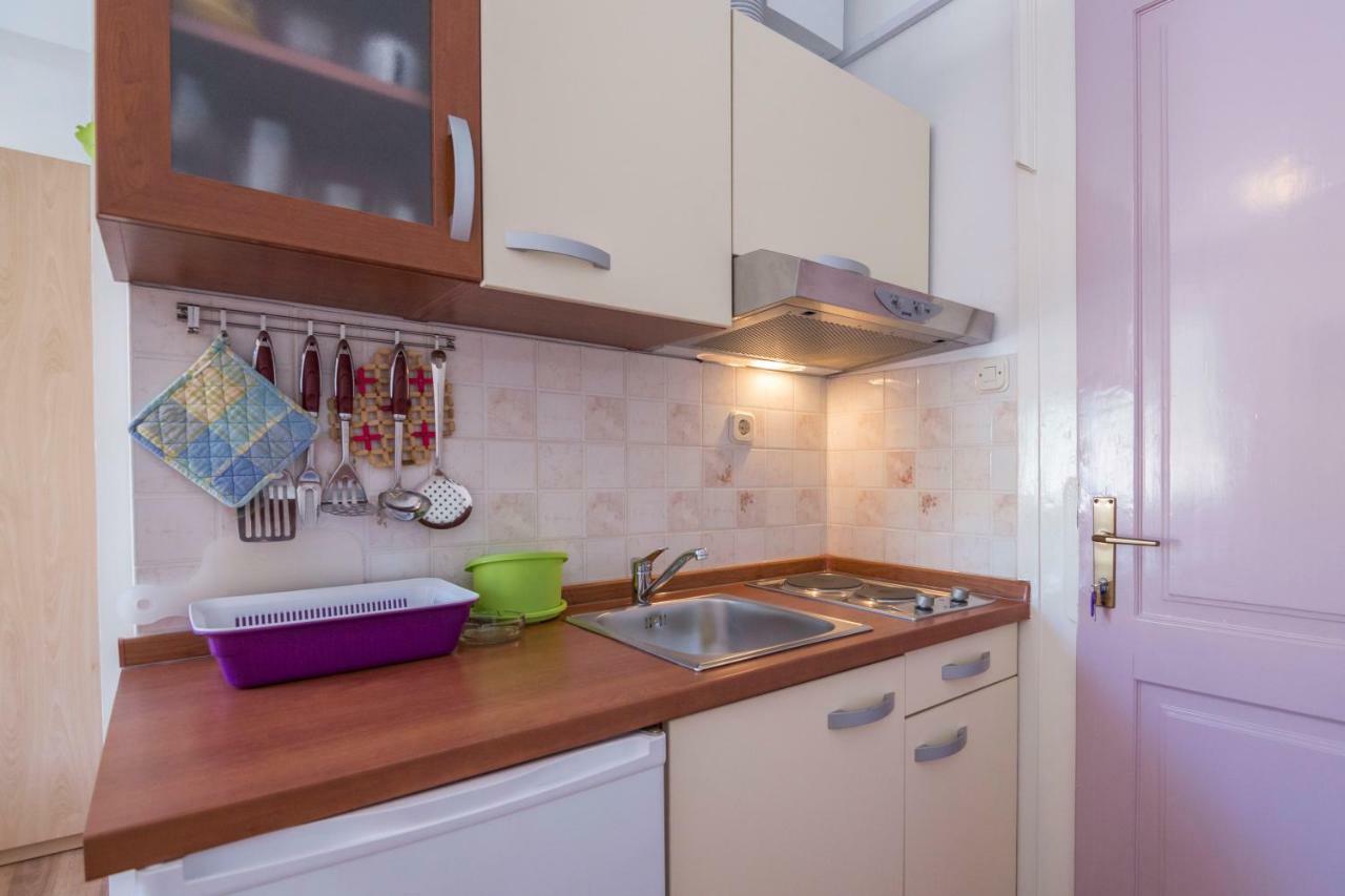 Apartment Riva 5 Komiža Exterior foto